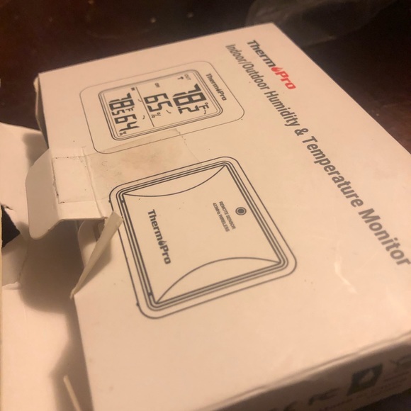 2x20$ Indoor outdoor temperature monitor - Picture 2 of 2